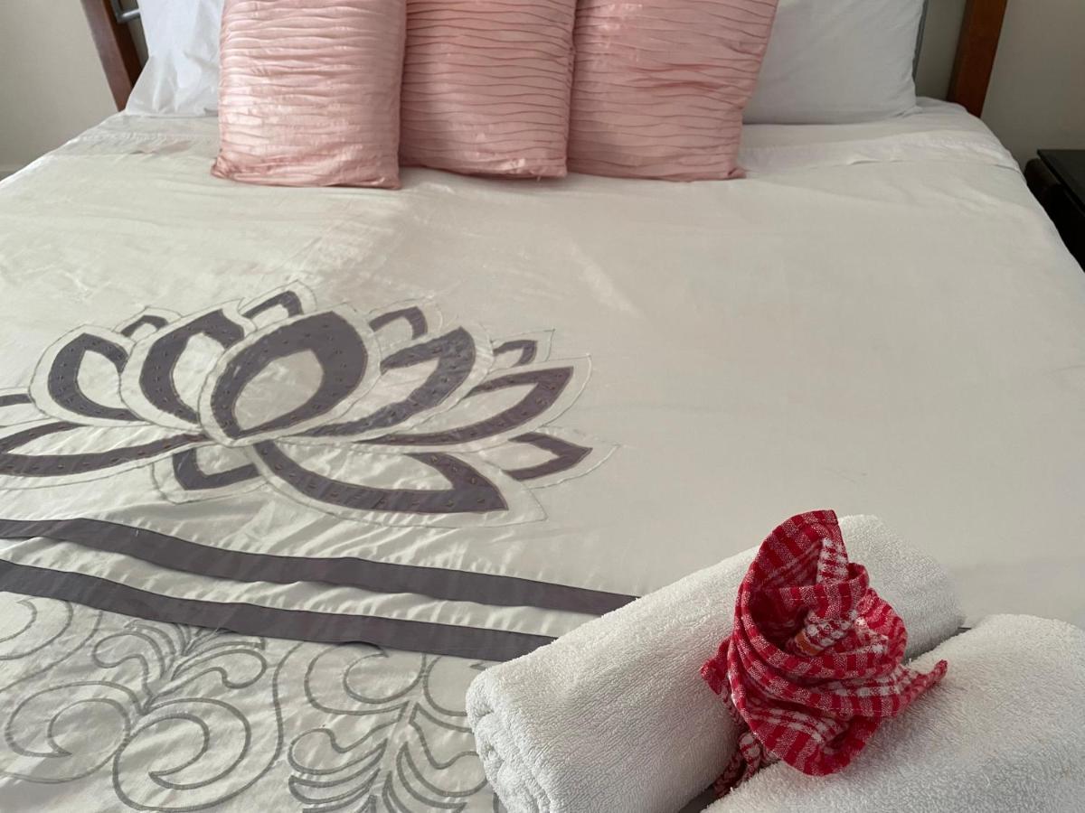 Theme Parks Amituofo Homestay Gold Coast Esterno foto
