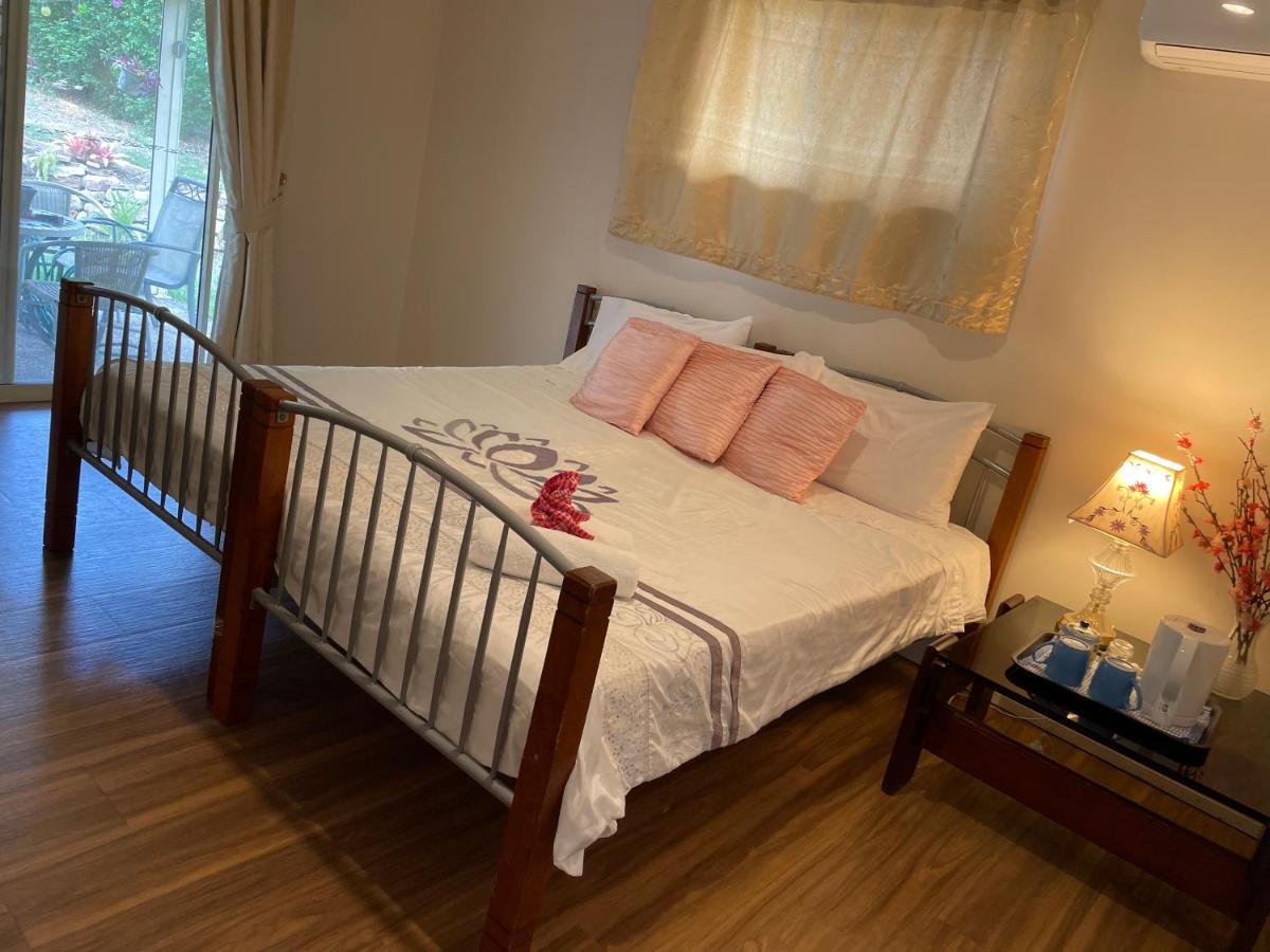 Theme Parks Amituofo Homestay Gold Coast Esterno foto