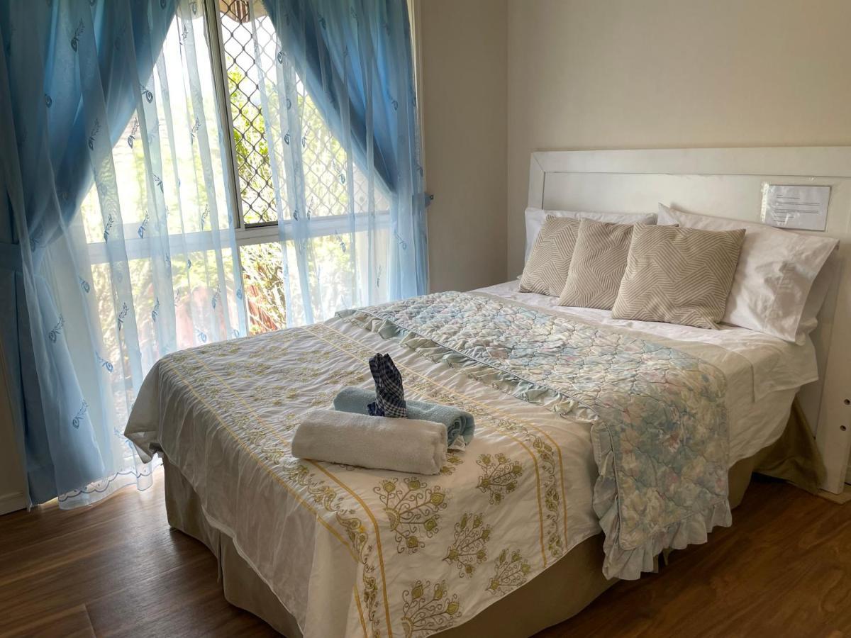 Theme Parks Amituofo Homestay Gold Coast Esterno foto