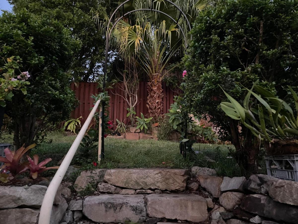 Theme Parks Amituofo Homestay Gold Coast Esterno foto