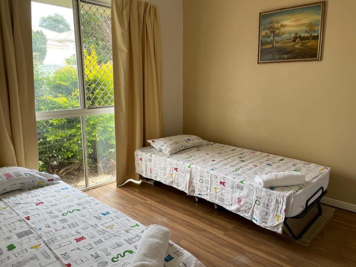 Theme Parks Amituofo Homestay Gold Coast Esterno foto