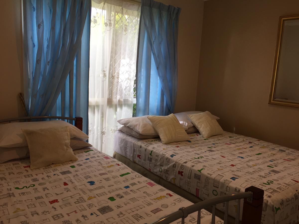 Theme Parks Amituofo Homestay Gold Coast Esterno foto